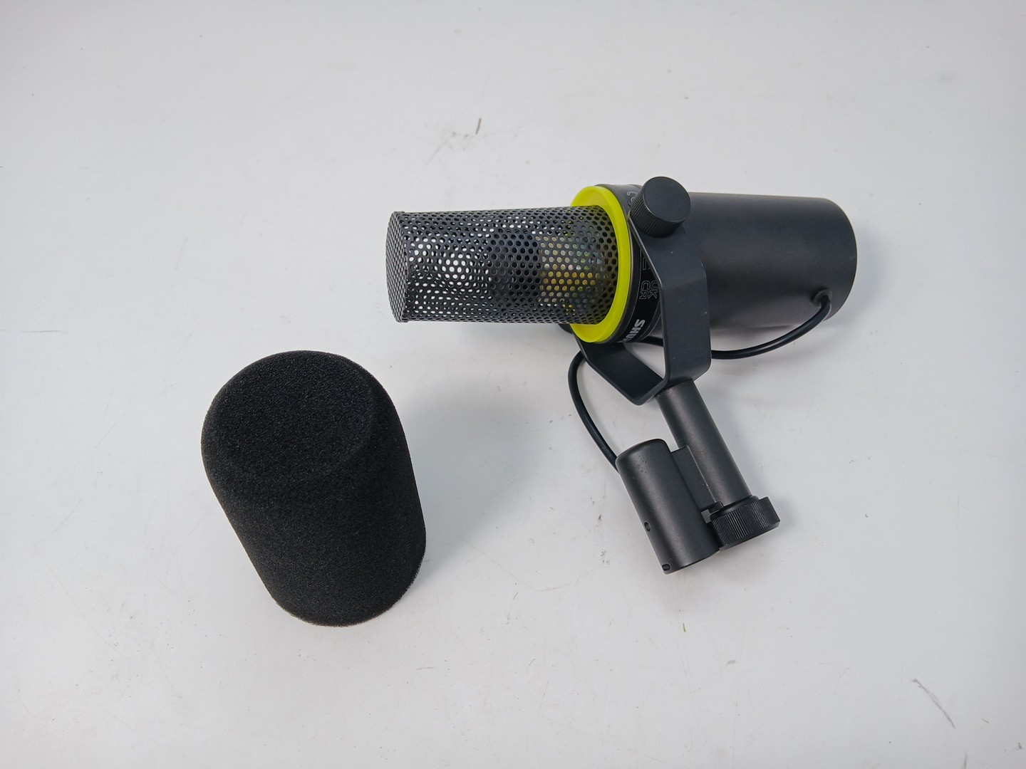 Shure SM7B Cardioid Dynamic Vocal Microphone (Authentic)