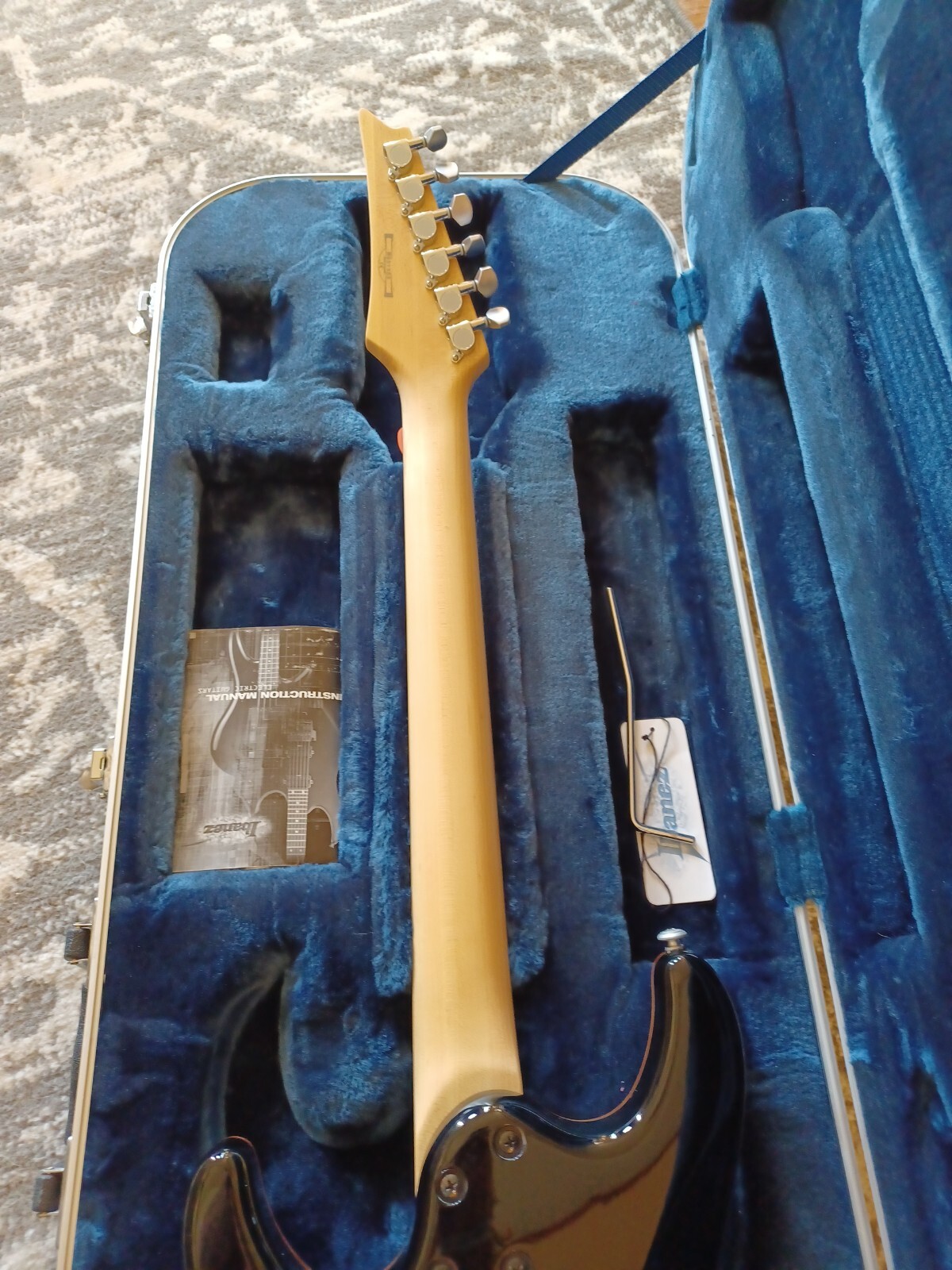 2005 Ibanez SA220FM Rare / made 1 year. Includes case. Made in Korea