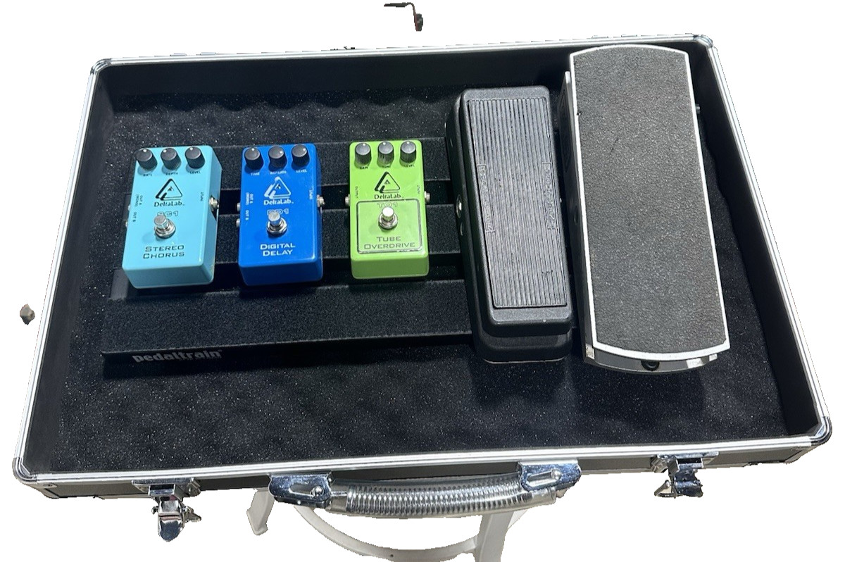 LASE ABS Small Pedals Chrome Case For Guitar Effects L 21″ x W 12″ x H 4″ EP-54