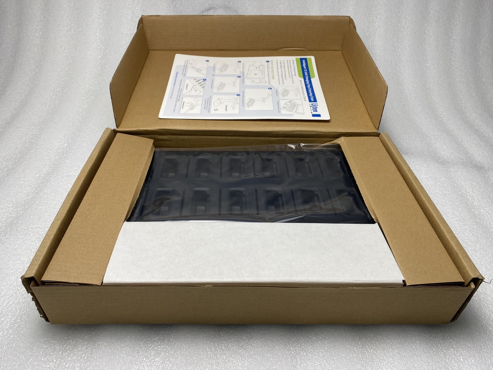 Listen Technologies LA-381-01 Intelligent 12-Unit Charger + 5 LR-5200-IR