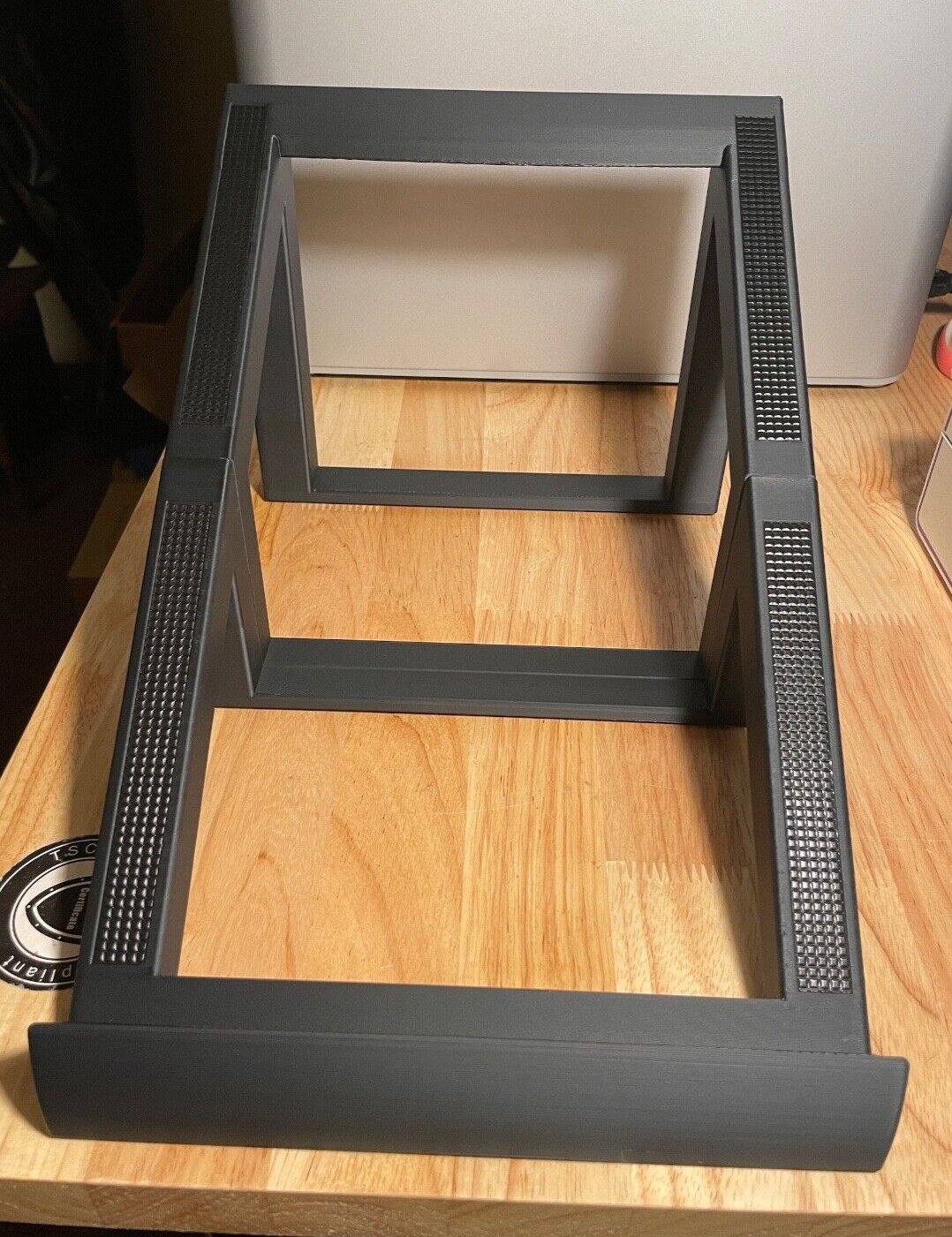 Tascam Model 12 Mixer tabletop stand – 3d Printed – Black w/Non-abrasive Grip