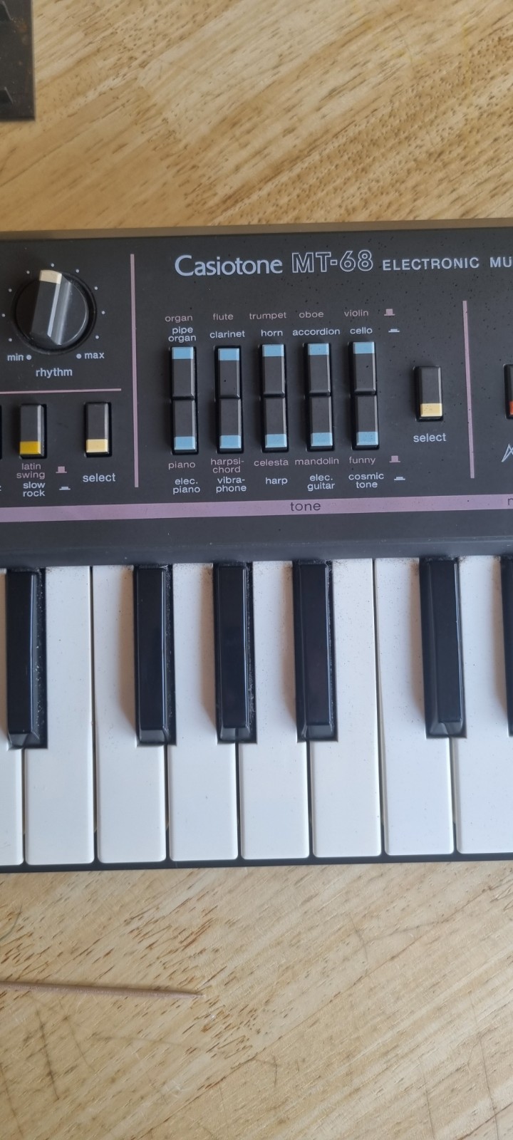 Casio Casiotone MT-68 Electronic Keyboard Synthesiser Vintage Retro