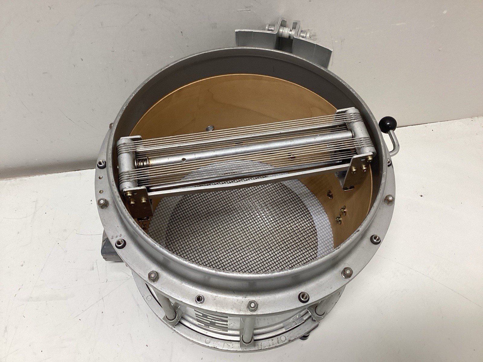 Yamaha SFZ Marching Snare Drum with MTS, ABS Harness, Airlift Stand, Case