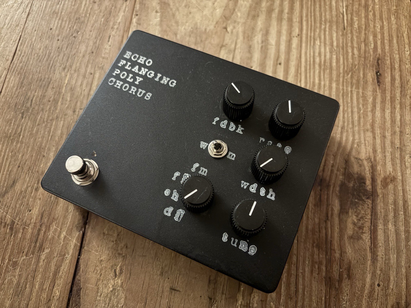 Discordance Electronics EFPC Echo Flanging Poly Chorus – (Dandy Horse EHX Clone)