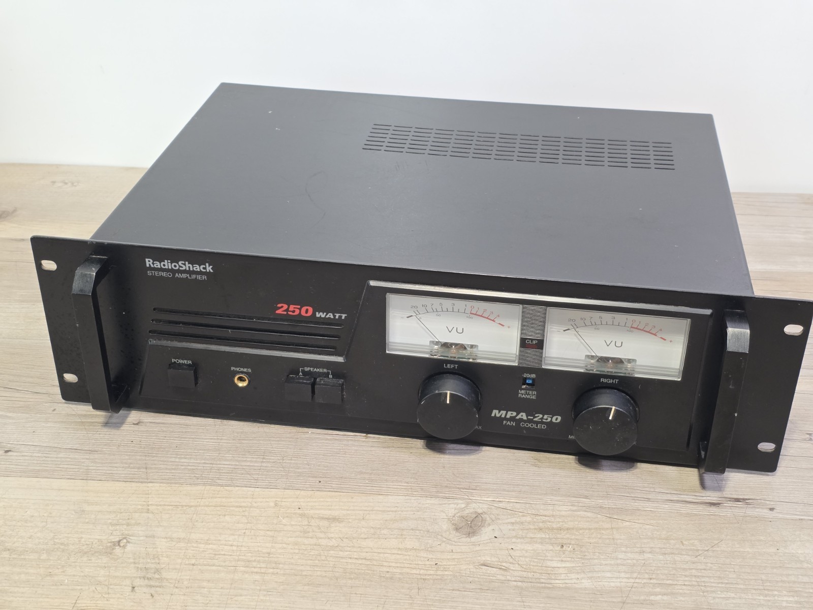 RadioShack MPA-250 Amplifier 250 Watt Stereo Amplifier