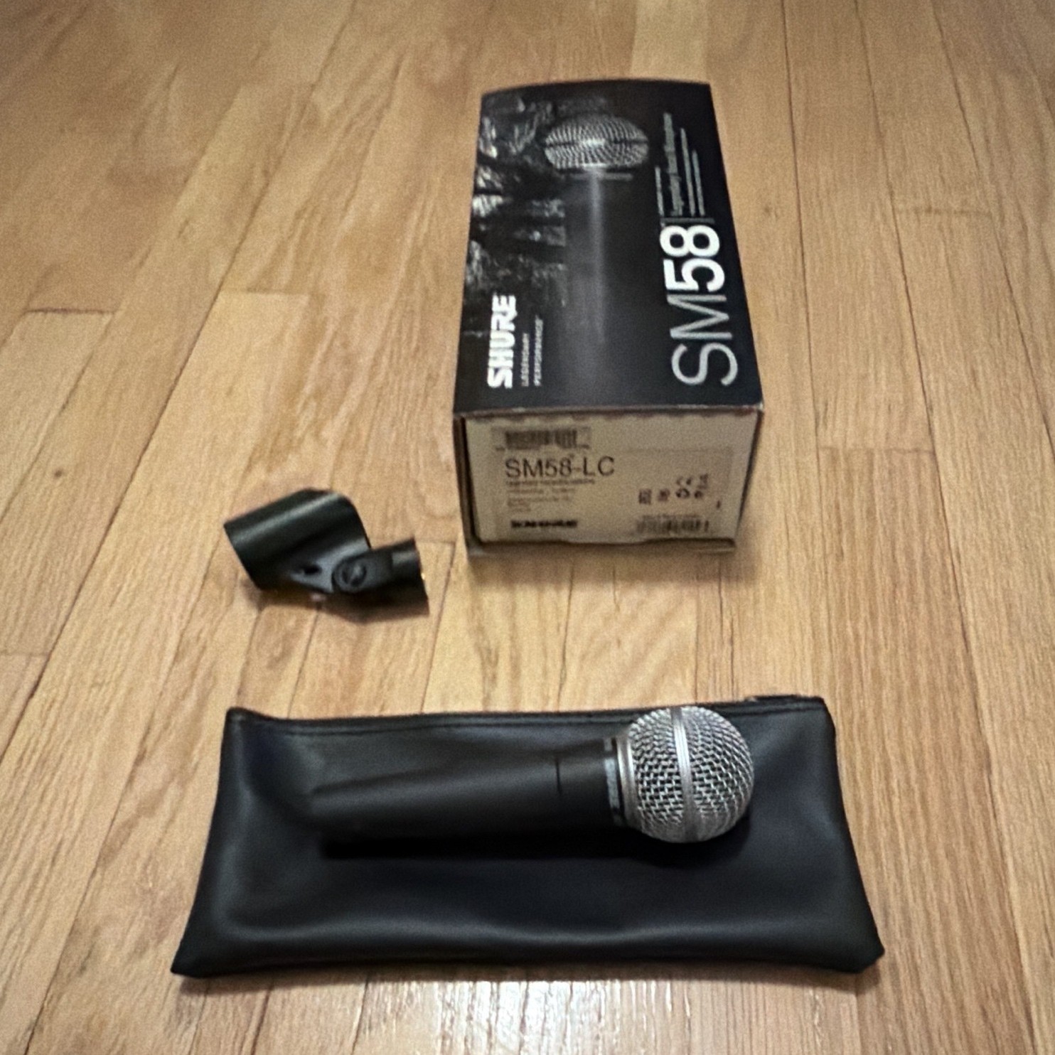 Shure SM58-LC Dynamic Handheld Wired XLR Mic w/ Integrated Pop Filter, Black