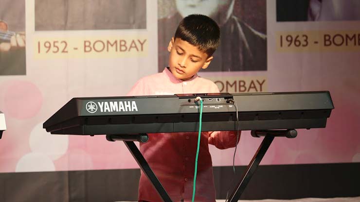 keyboard Ajivasan Music and Dance Academy